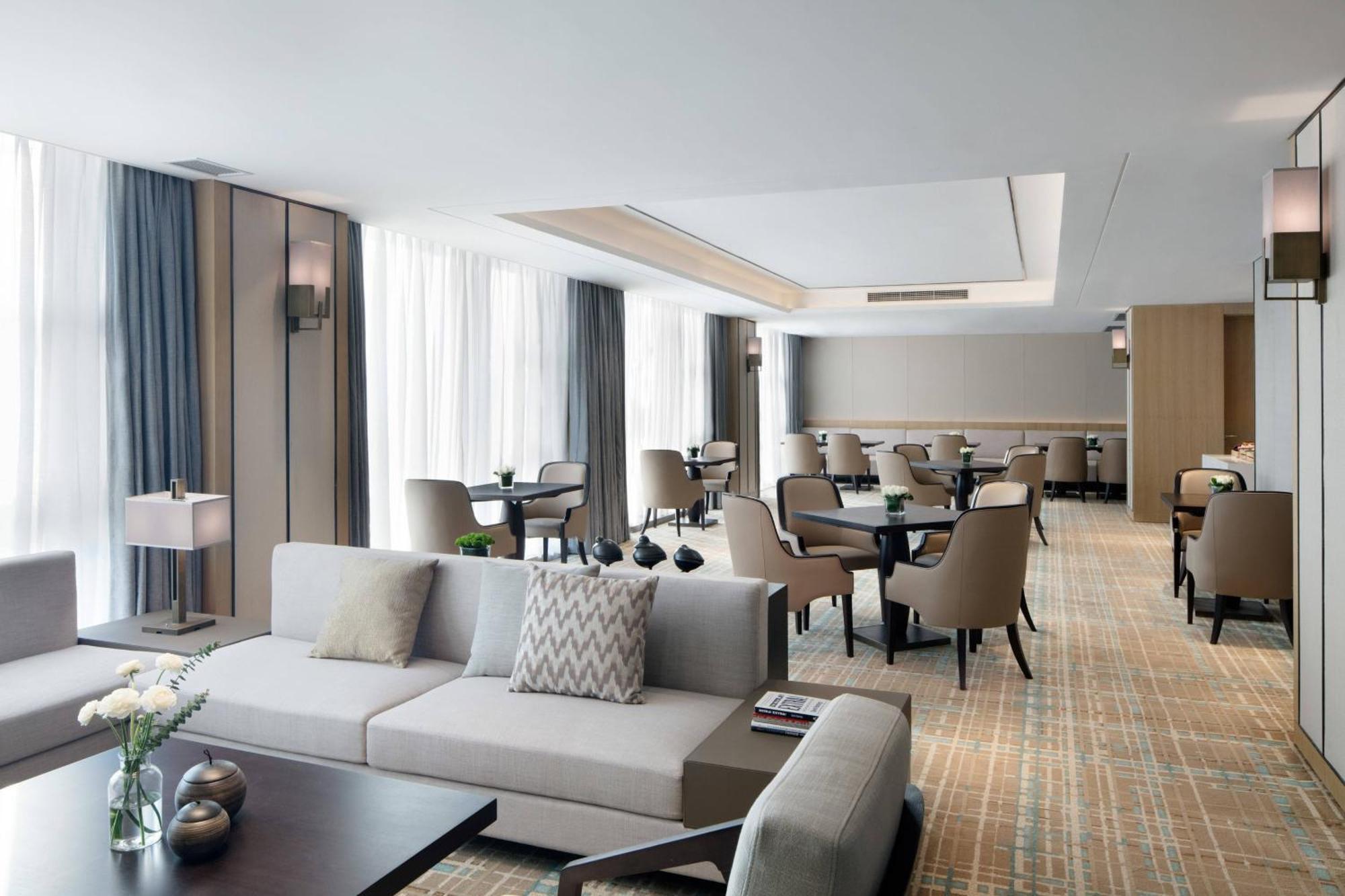 Hotel Courtyard By Marriott Zhengzhou Airport Esterno foto